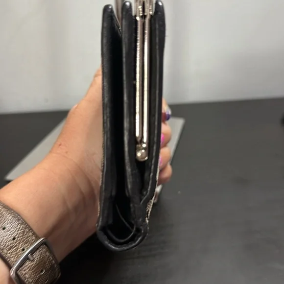 Coach 🤎 Canvas Bifold Wallet with Coach lock. - Picture 2 of 9